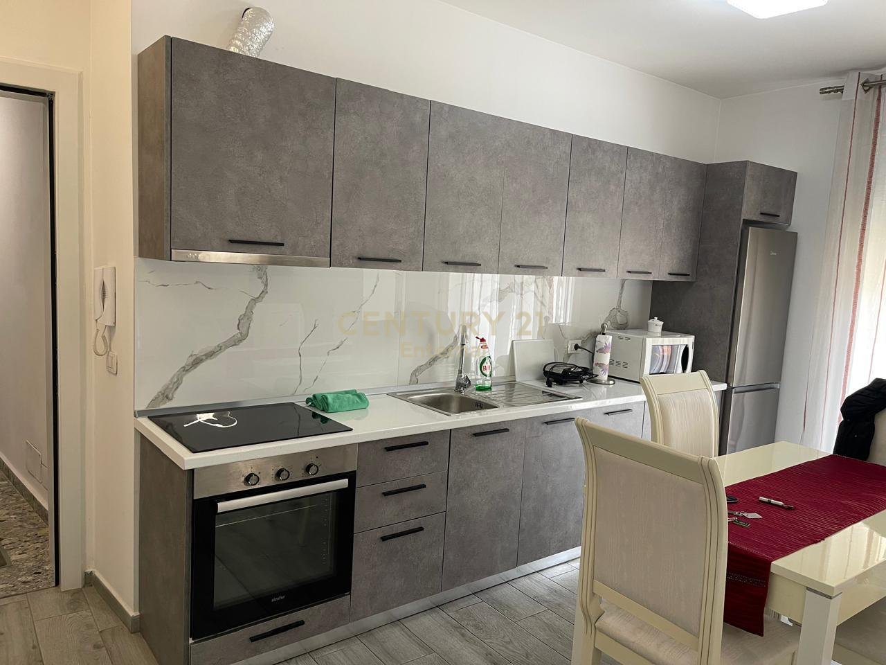 Apartament 1+1 Me Qira te  Medreseja