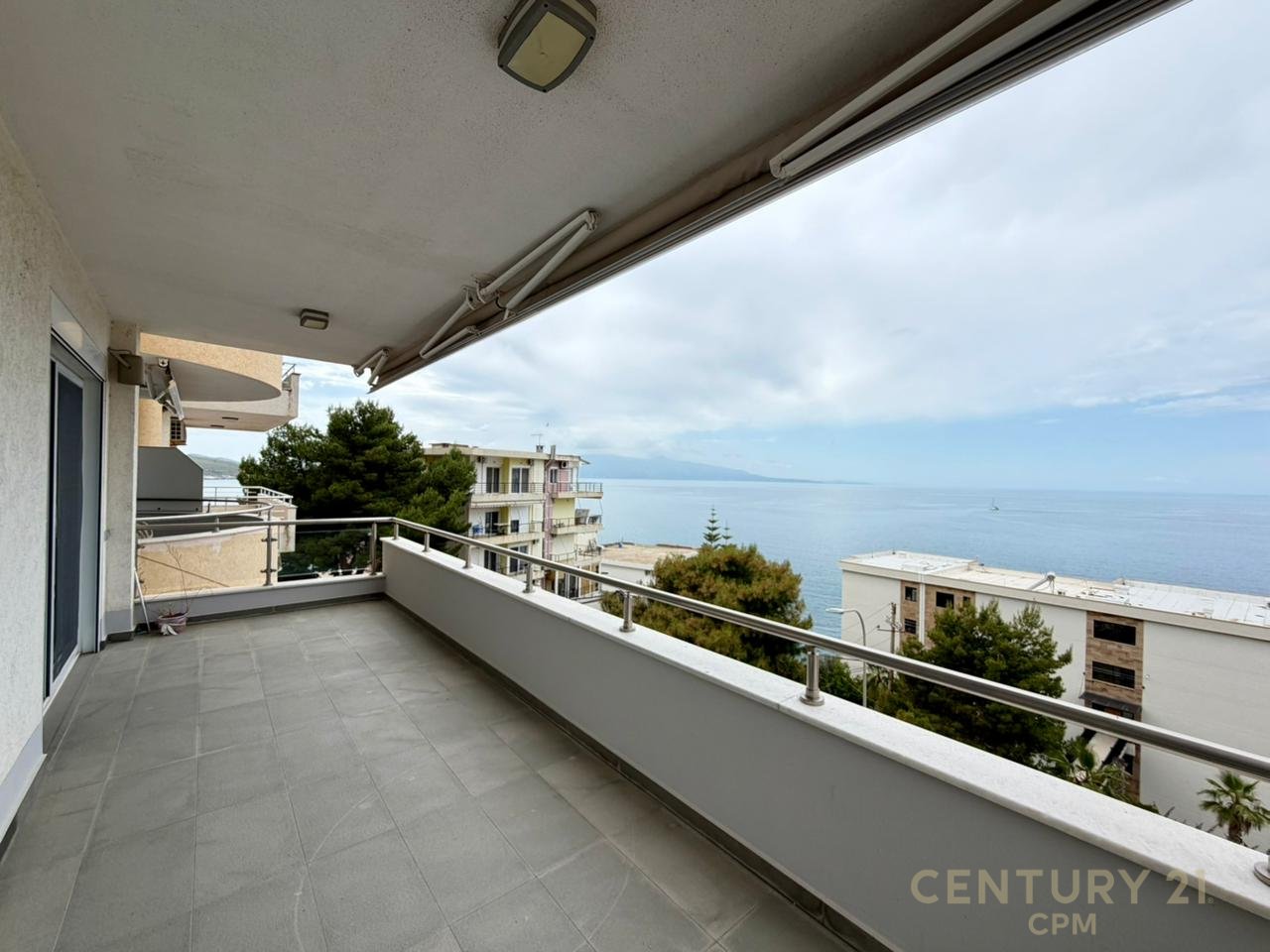 SHESIM SUPER APARTAMENT ME PAMJE NGA DETI 3+1+2+POST PARKIMI NE SARANDE!