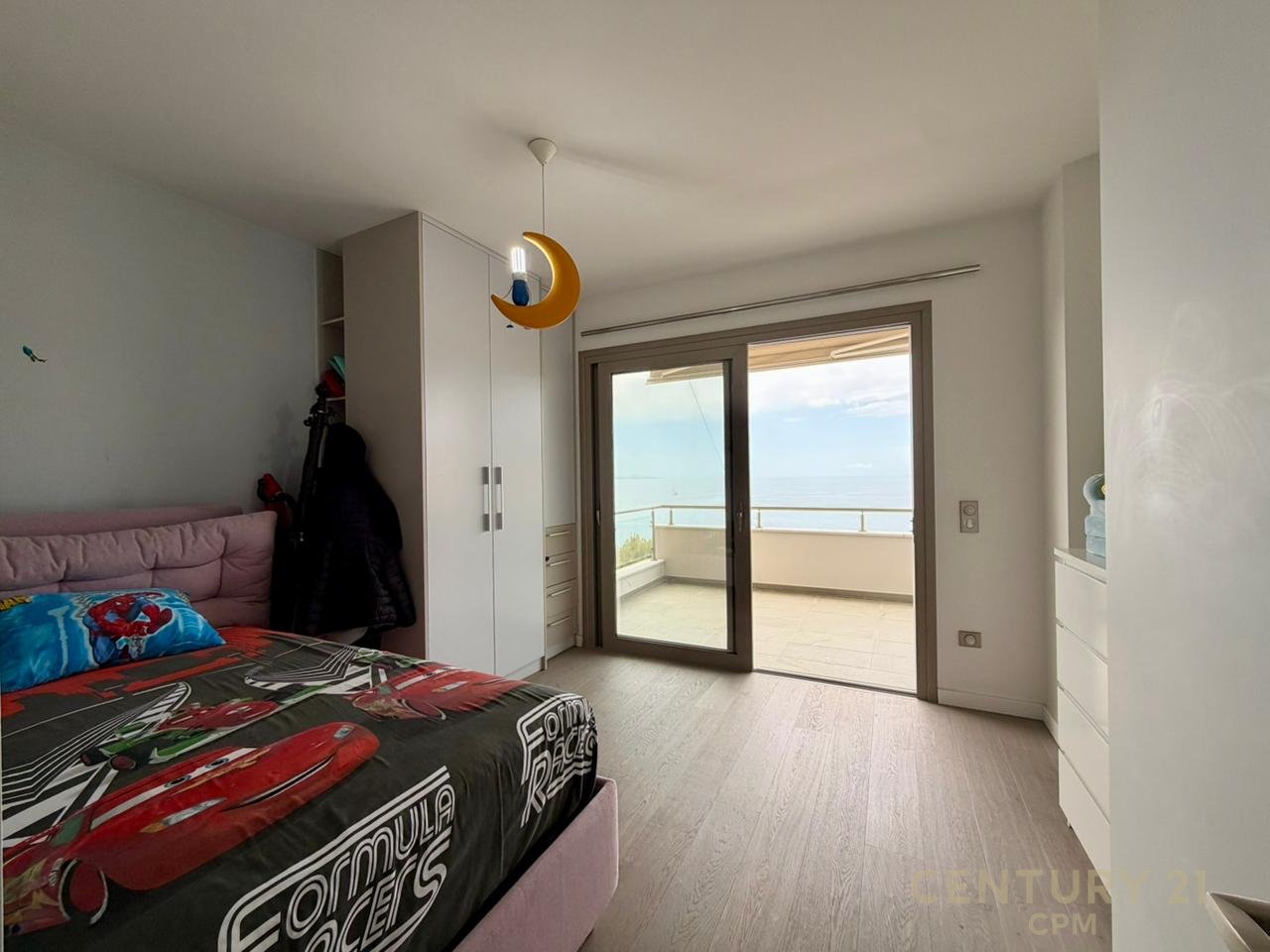 SHESIM SUPER APARTAMENT ME PAMJE NGA DETI 3+1+2+POST PARKIMI NE SARANDE!