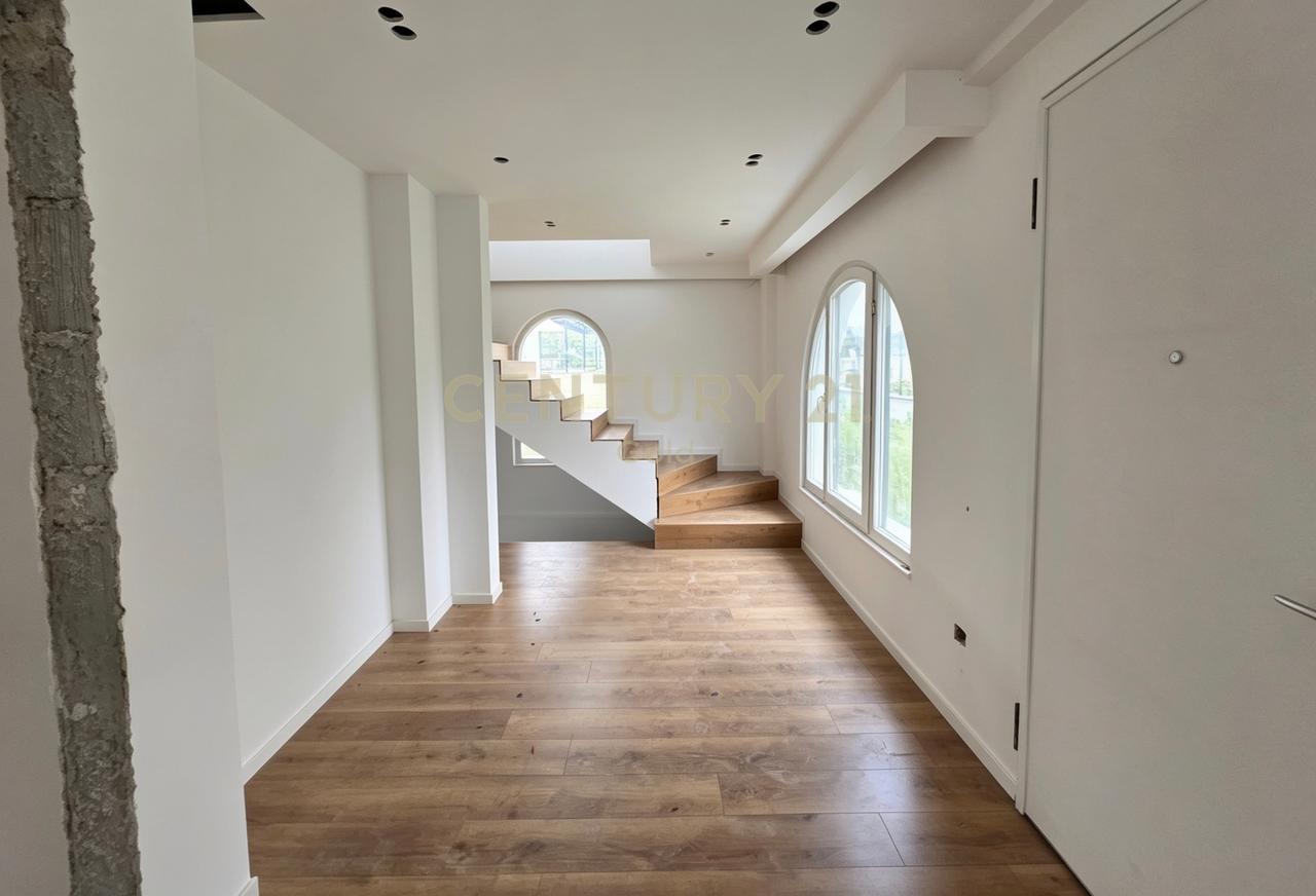 INDIVIDUAL VILLA FOR SALE IN MJULL BATHORE!