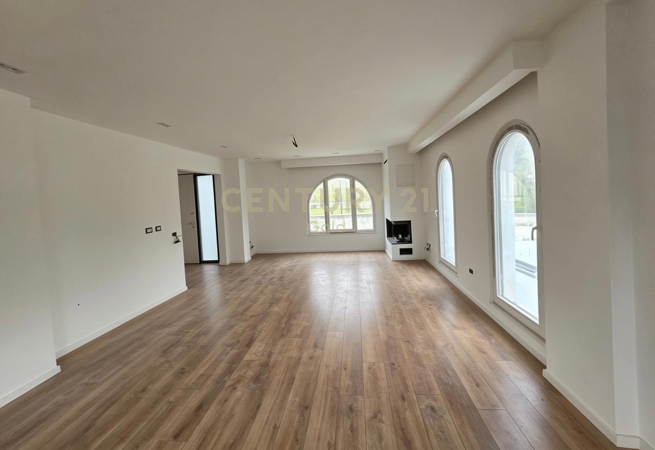 INDIVIDUAL VILLA FOR SALE IN MJULL BATHORE!