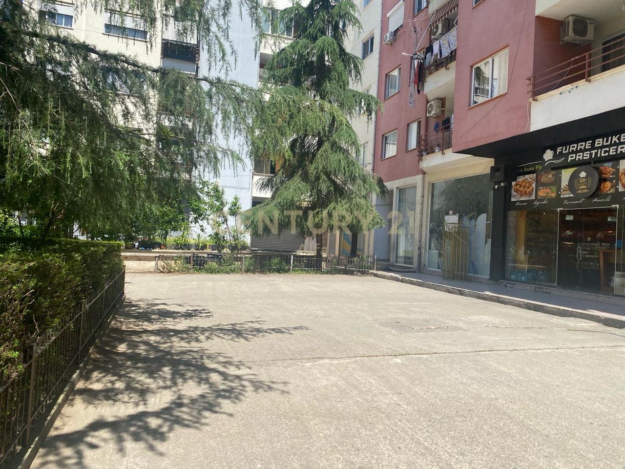 Negozio in vendita di 60 m² in via Panajot Pano, all'interno del Complesso Dilo 2!