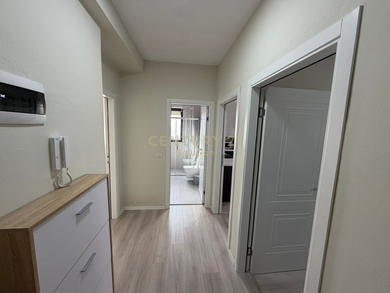 APARTAMENT 2+1+2 + PARKING PER SHITJE TEK RRUGA E DURRESIT !