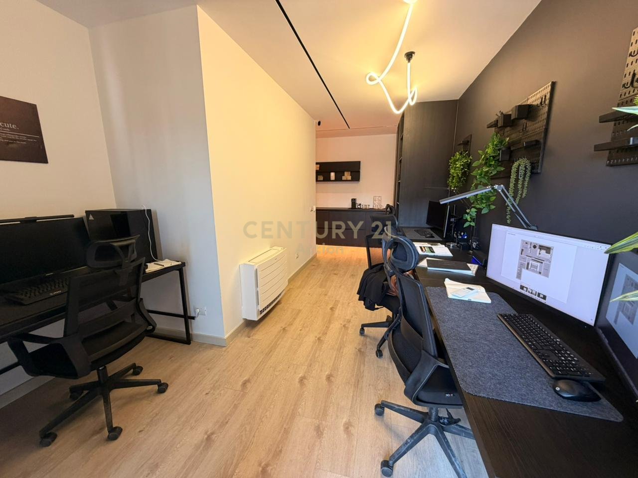 🏡 Shitet apartament 1+1 –Rruga e Barrikadave
