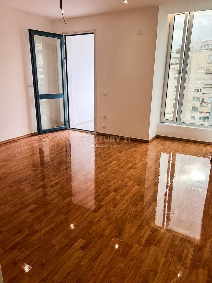 American Embassy - Office for Rent 190m2 Building with Elevator