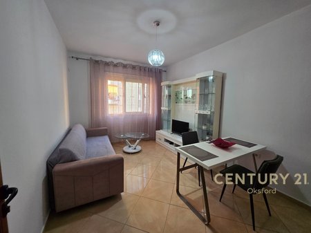 APARTAMENT 1+1 ME QIRA NE YZBERISHT PALLATET DILO!