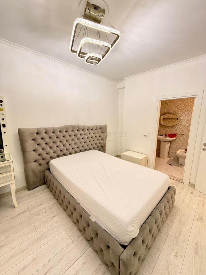 SHITET APARTAMENT 2+1+2 TE KOMUNA PARISIT