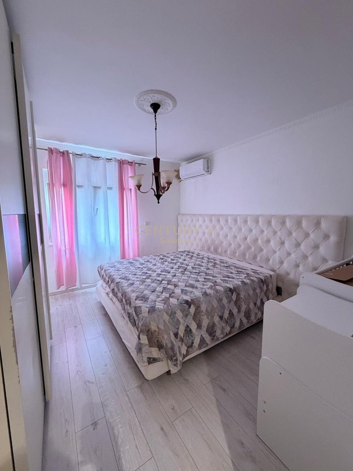 SHITET APARTAMENT 2+1+2 TE KOMUNA PARISIT