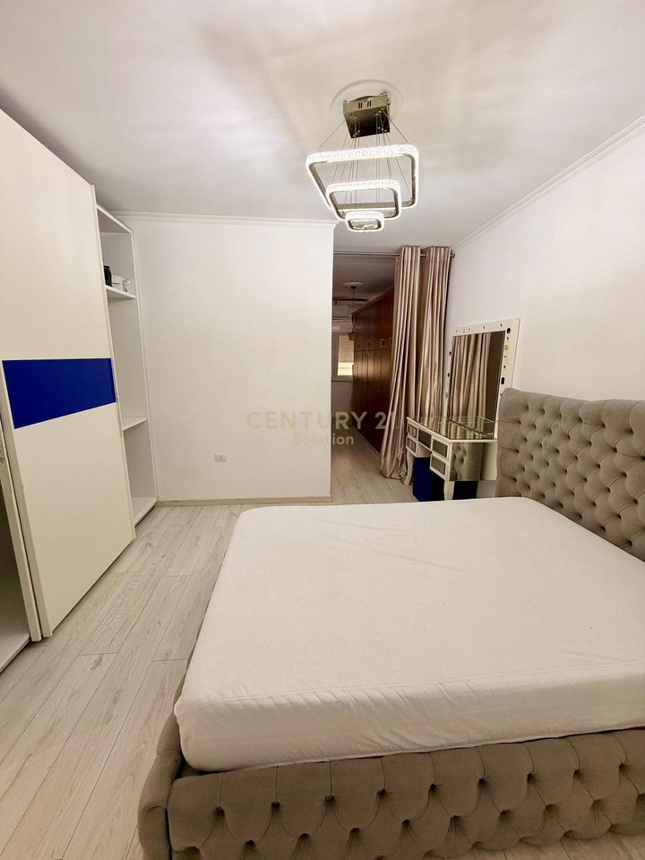 SHITET APARTAMENT 2+1+2 TE KOMUNA PARISIT
