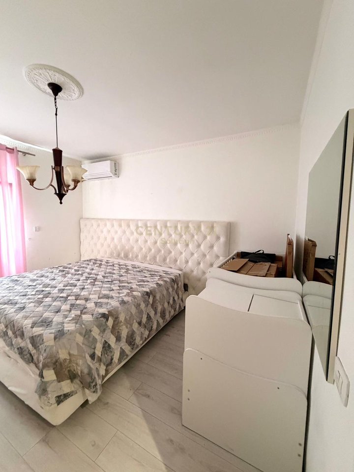 SHITET APARTAMENT 2+1+2 TE KOMUNA PARISIT