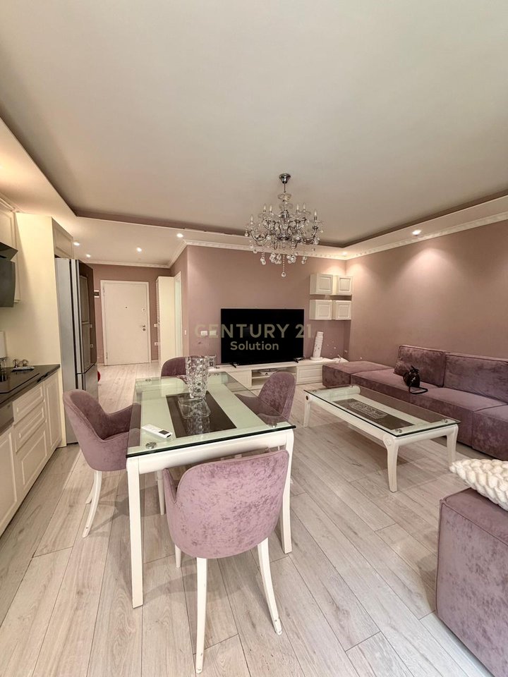 SHITET APARTAMENT 2+1+2 TE KOMUNA PARISIT
