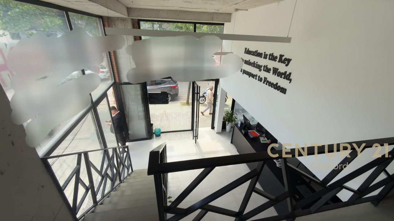 COMMERCIAL SPACE/LOFT FOR SALE ON FLOOR 0 ON BARDHYL STREET