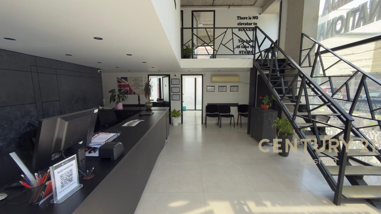 COMMERCIAL SPACE/LOFT FOR SALE ON FLOOR 0 ON BARDHYL STREET