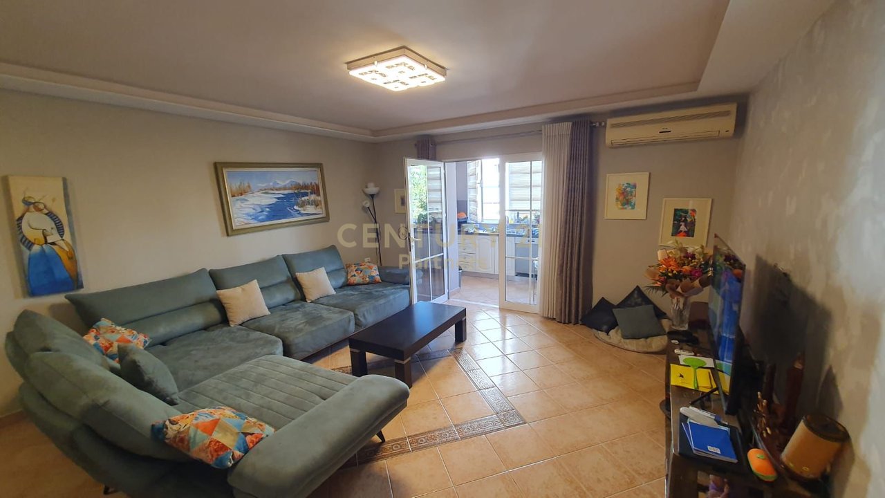 Apartment for sale 2+1+2 at Vasil Shanto
