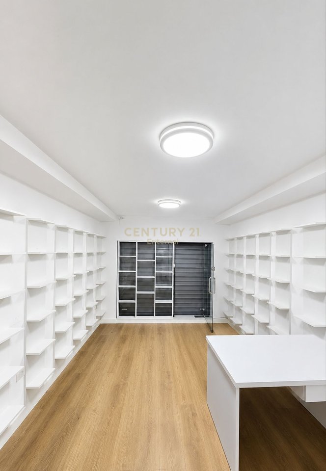 Wilson Square - Shop for Rent 20m2 Ground Floor