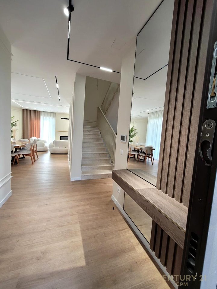 SUPER LUXURY VILLA FOR RENT IN GREEN VALLEY – DRY LAKE