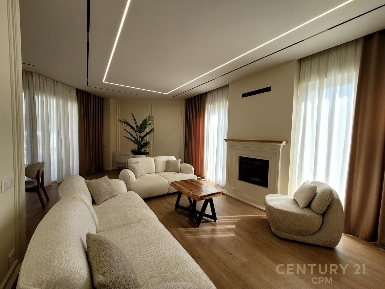 SUPER LUXURY VILLA FOR RENT IN GREEN VALLEY – DRY LAKE