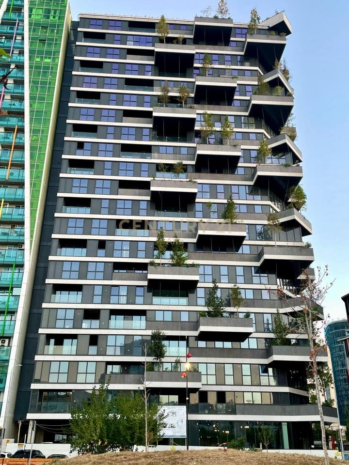 Ambient Premium në Vertical Forest Tirana – 205.85 m² | Kati 1 | Fasade me Vizibilitet