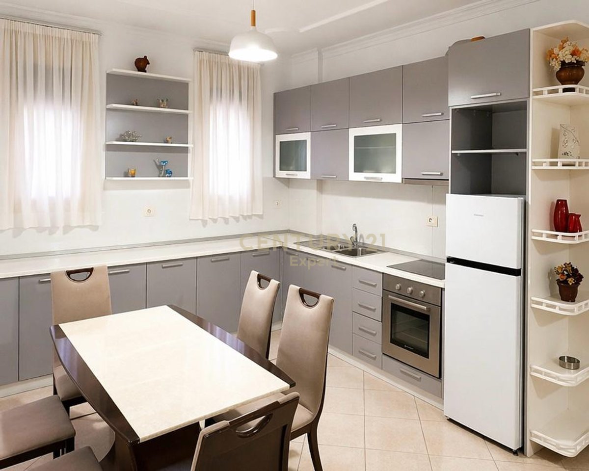 APARTMENT 2+1 FOR RENT ON THE LUNGOMARE