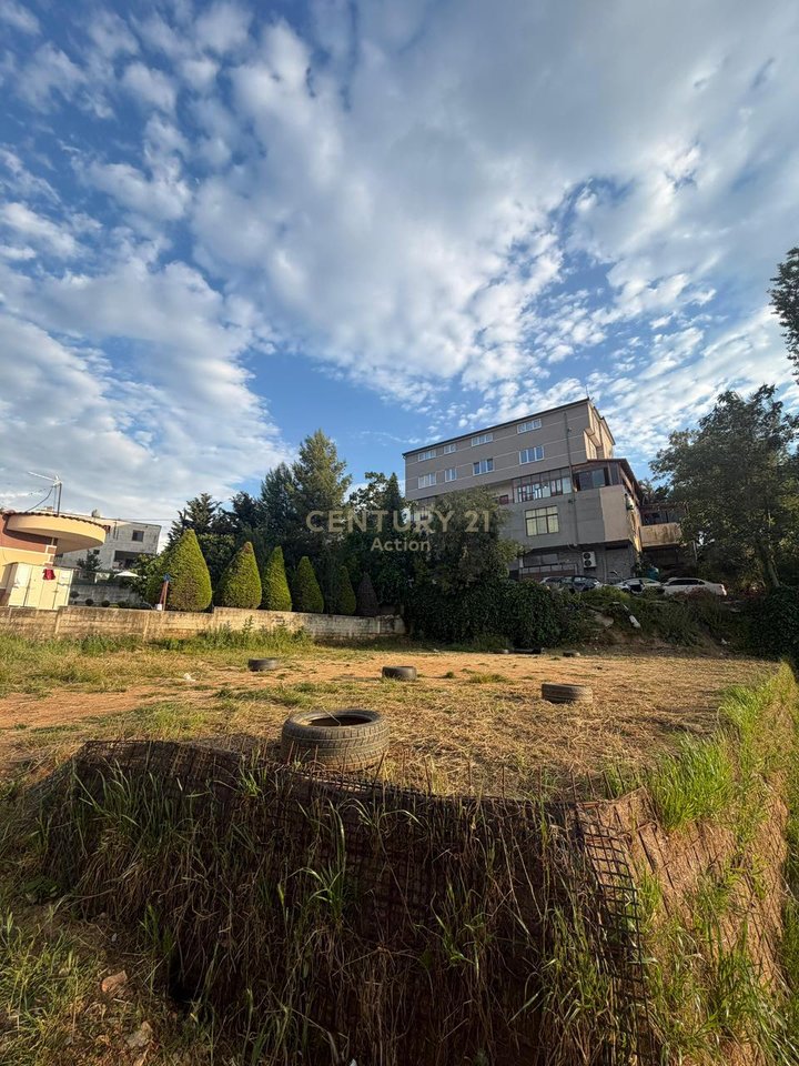 🏡 SUPER OFERTË – TOKË NË SHITJE NË FARKË 🌿