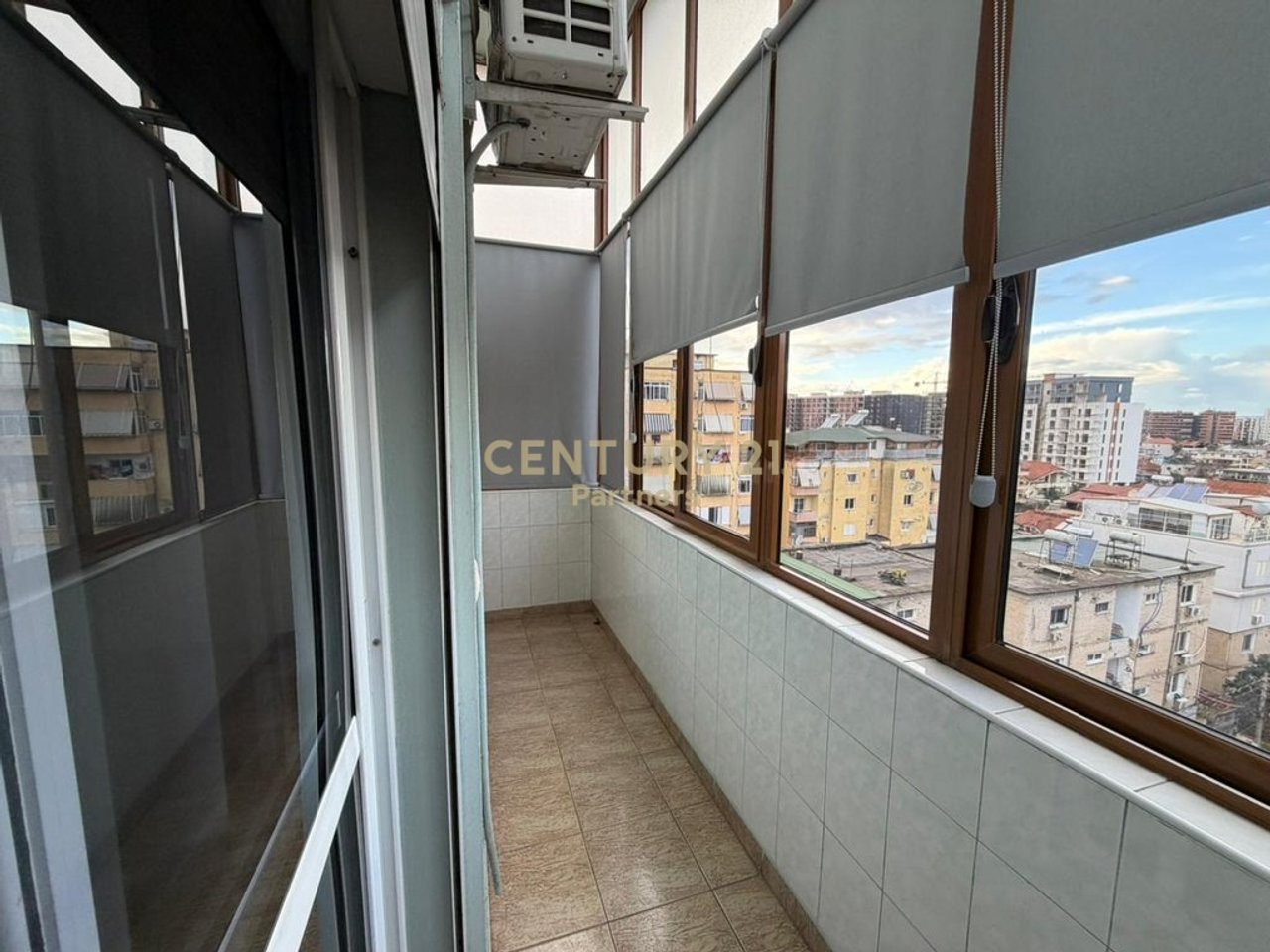 2+1 APARTMENT FOR RENT ON KAVAJES STREET!