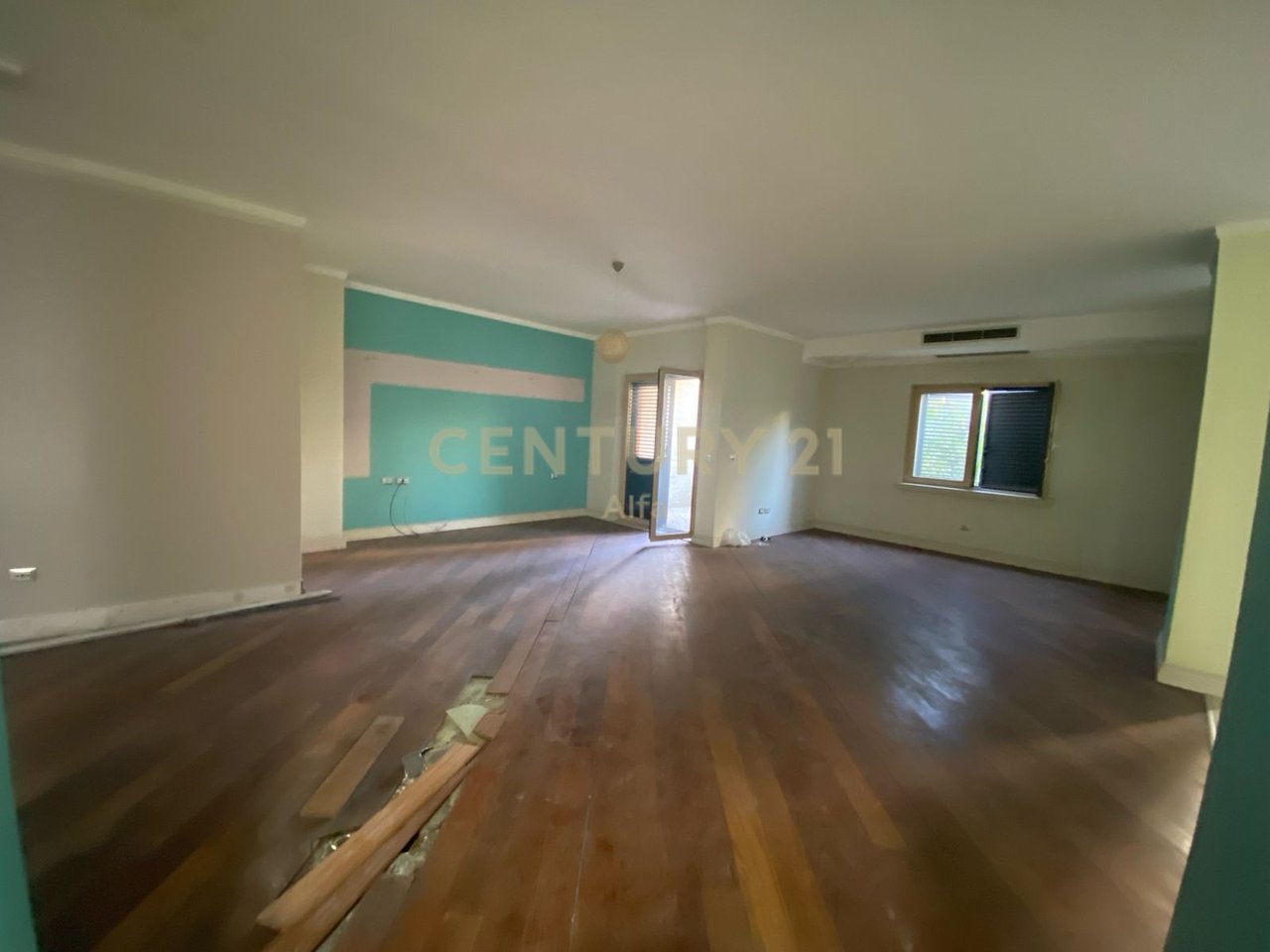 Spazio Ufficio in Affitto 104 m² al 9° Piano – Ideale per Cliniche e Uffici!!