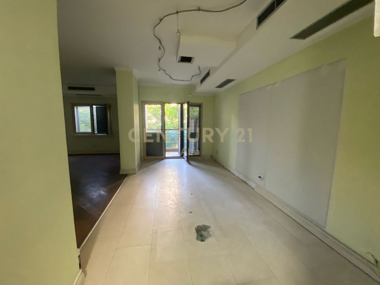 Spazio Ufficio in Affitto 104 m² al 9° Piano – Ideale per Cliniche e Uffici!!
