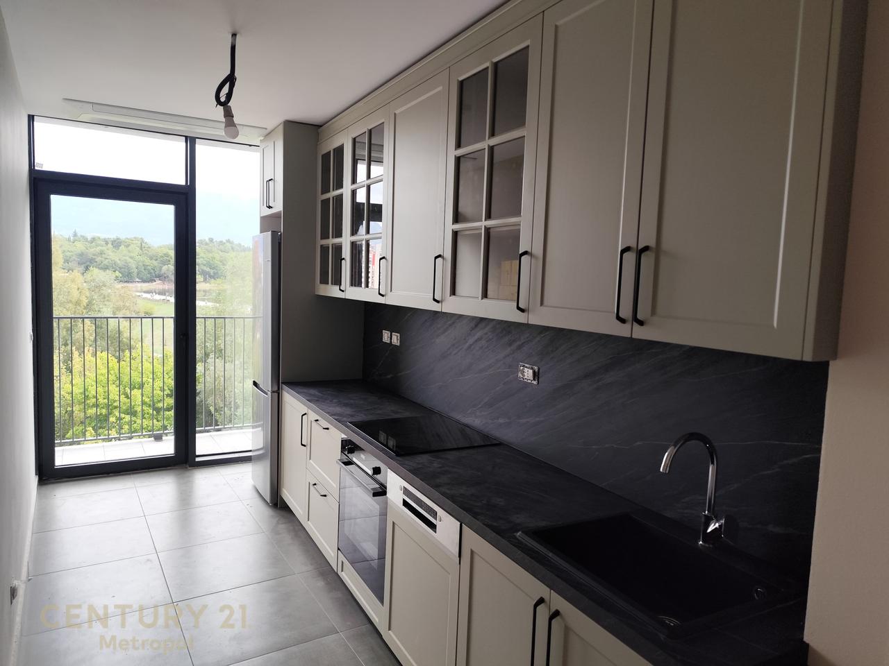 Apartament per qira me parkim tek Lake View