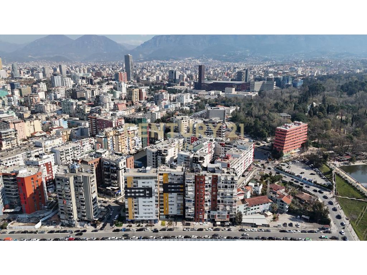 Apartament 3+1+2 per Qira tek Rruga e Kosovareve.