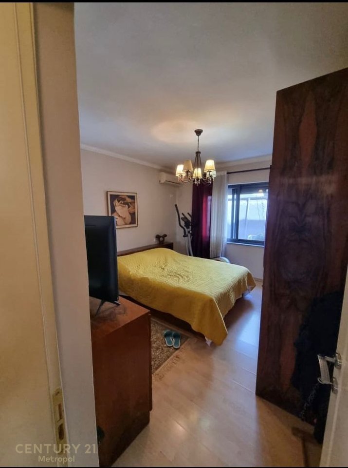 2+1 Apartment for Rent near Myslym Shyri!