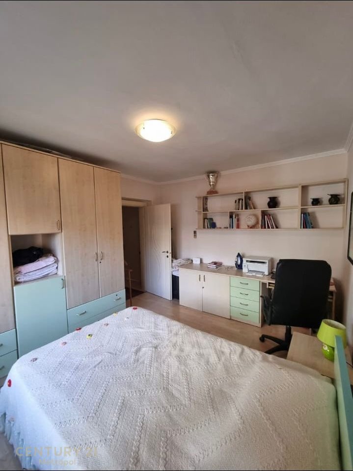 2+1 Apartment for Rent near Myslym Shyri!