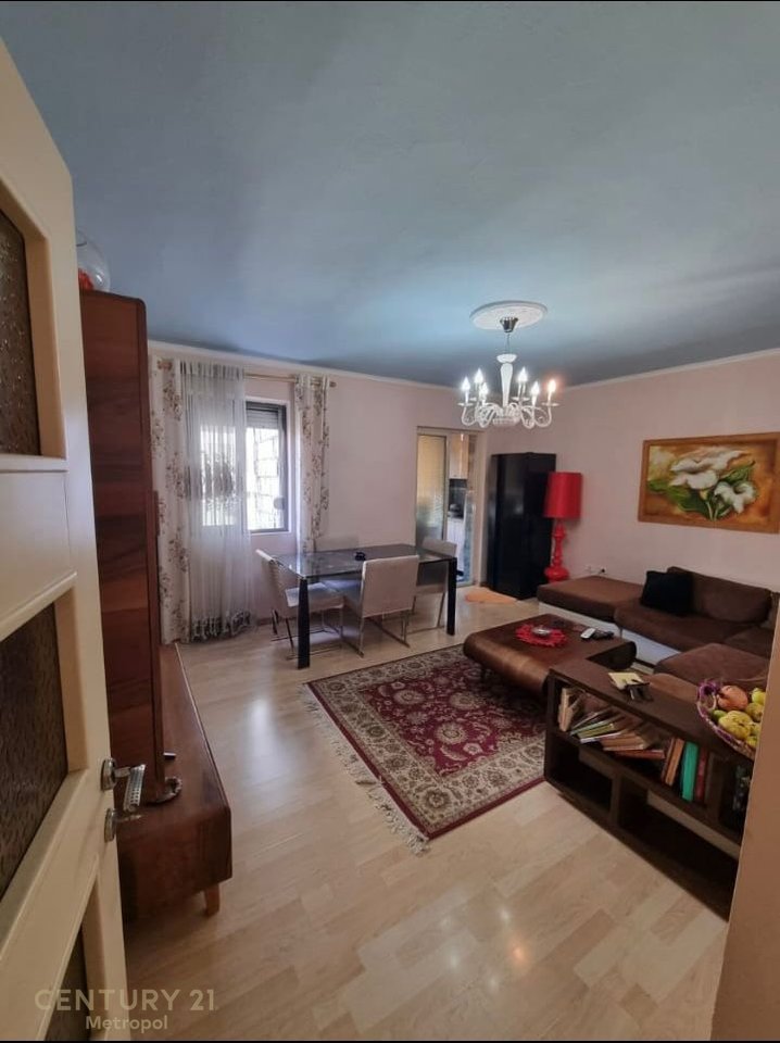 2+1 Apartment for Rent near Myslym Shyri!