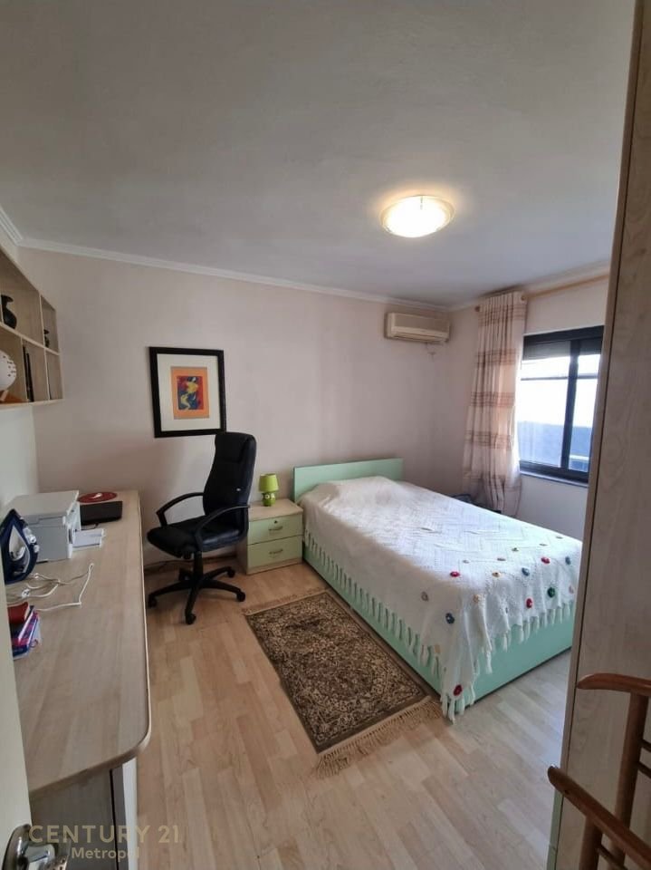 2+1 Apartment for Rent near Myslym Shyri!