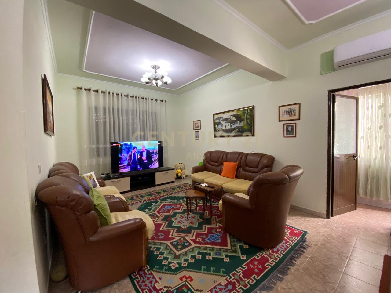 🏡 Shitet Vilë 3-Katëshe në Zonën e Oxhakut!