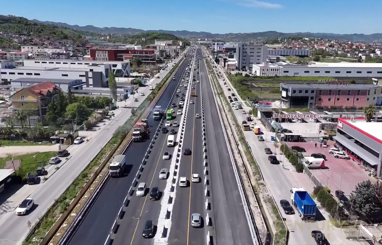 JEPET AMBJENT MULTIFUNKSIONAL NE AUTOSTRADEN TIRANE-DURRES KM7!