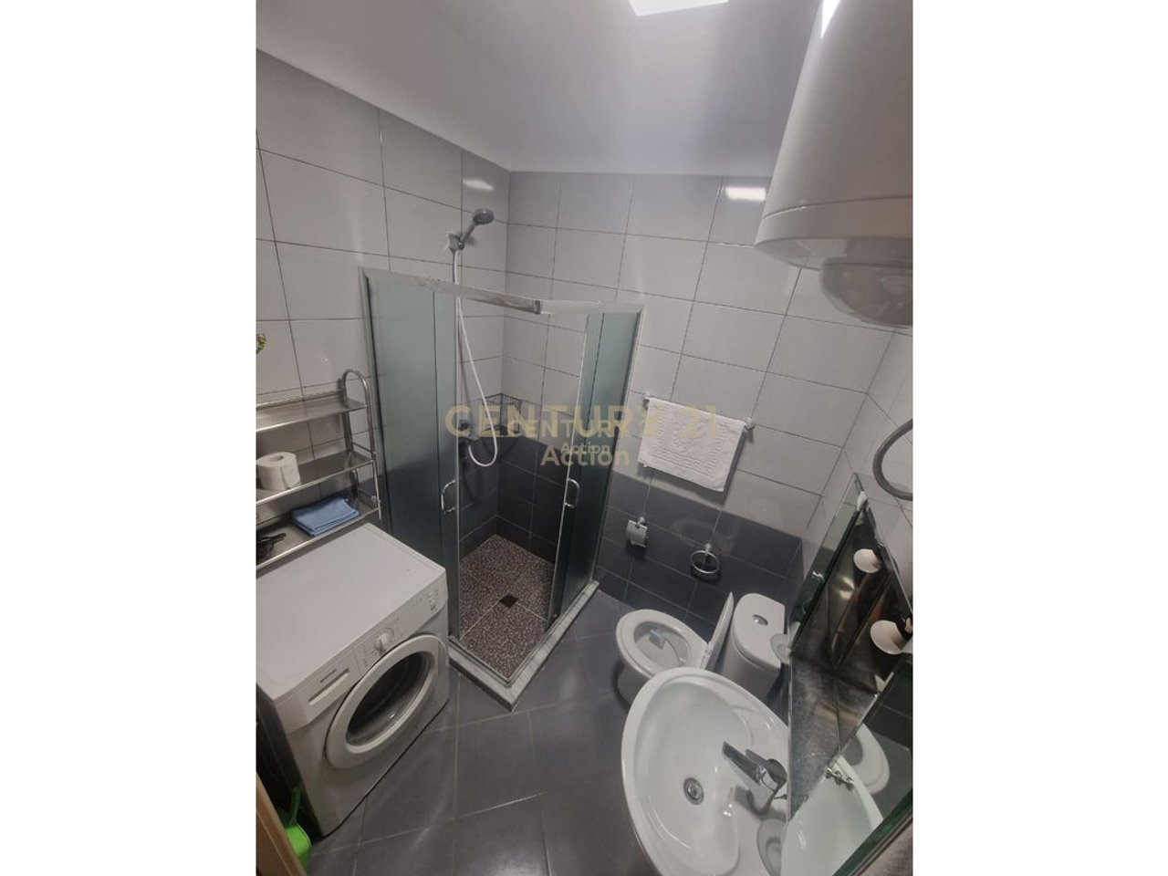 Apartament 2+1 me qira pranë Karl Gega – Bulevardi i Ri