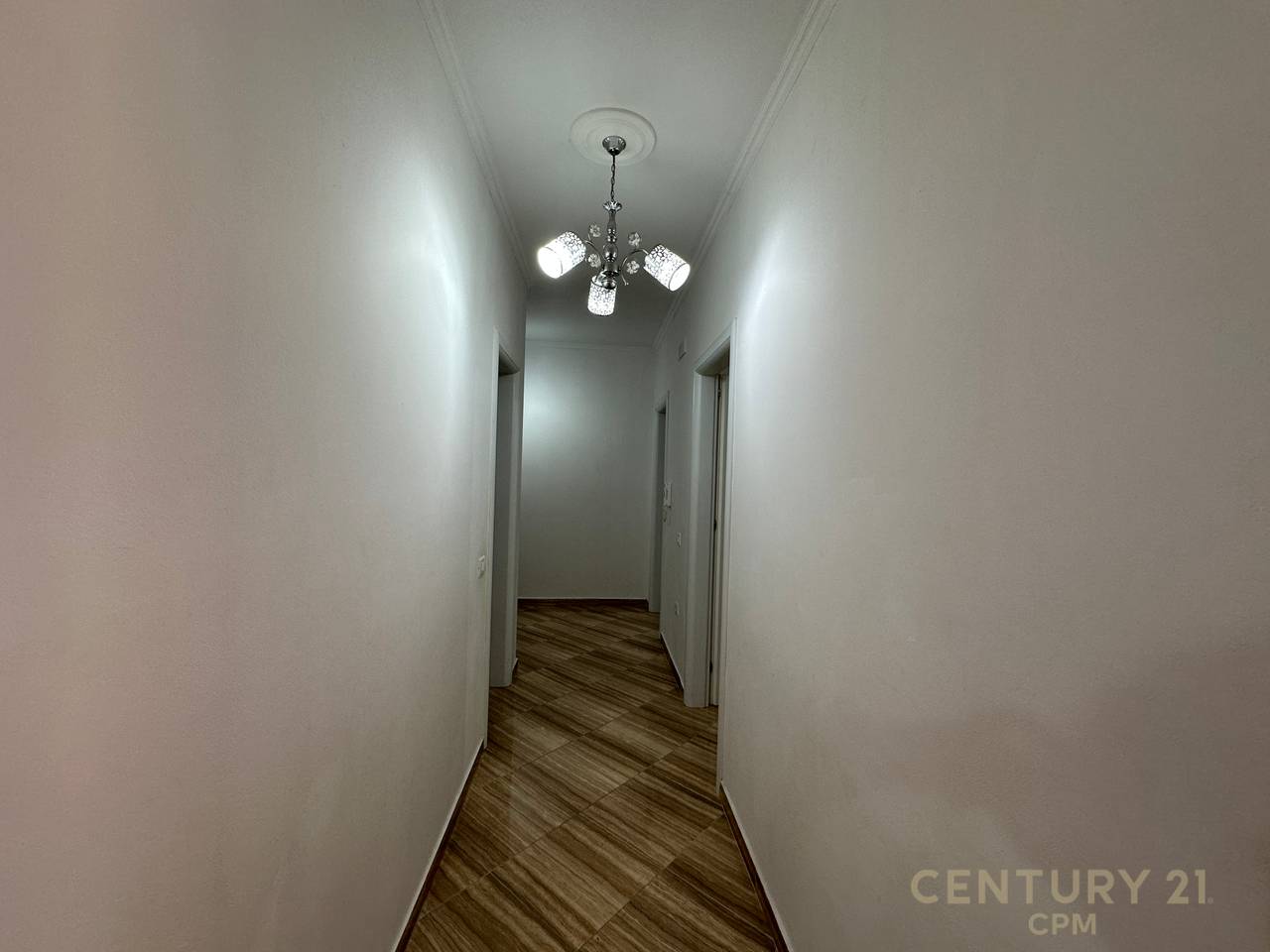 Qira, Apartment 2+1+2 at Green City, Astir