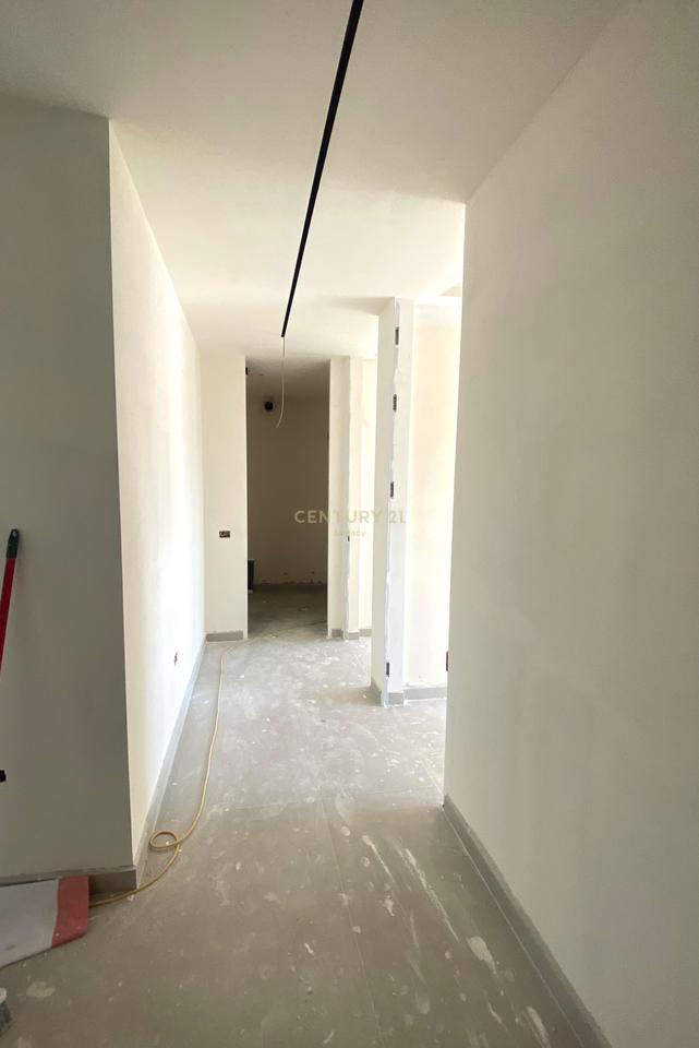 Appartamento / Ufficio 3+1+2+ Veranda in affitto Nuovo Boulevard, Complesso Ndregjoni