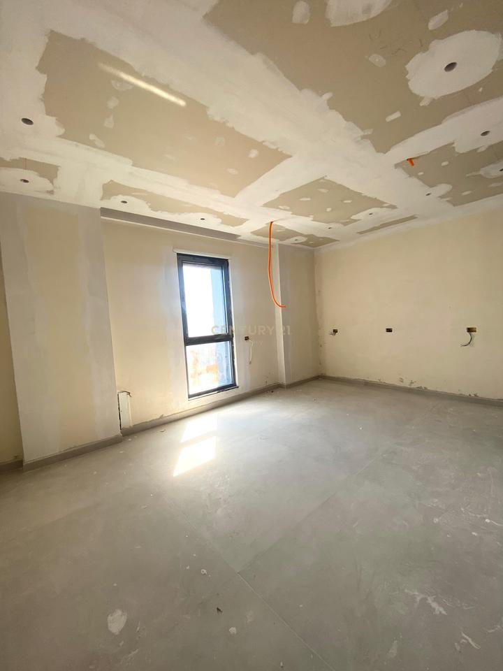 Appartamento / Ufficio 3+1+2+ Veranda in affitto Nuovo Boulevard, Complesso Ndregjoni