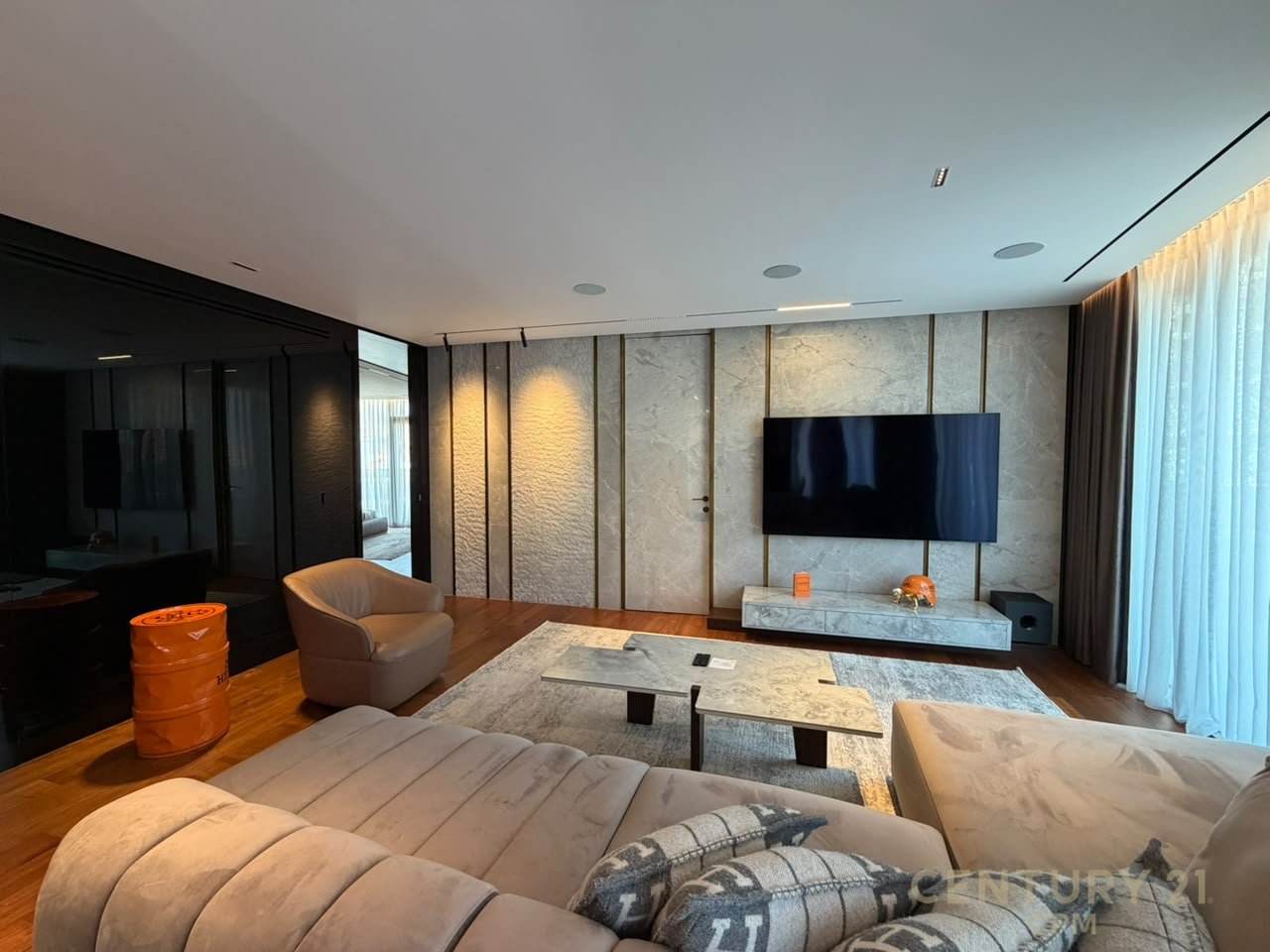 Luxury apartment for rent – Lake View Residence