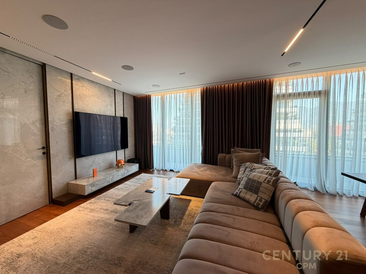 Luxury apartment for rent – Lake View Residence