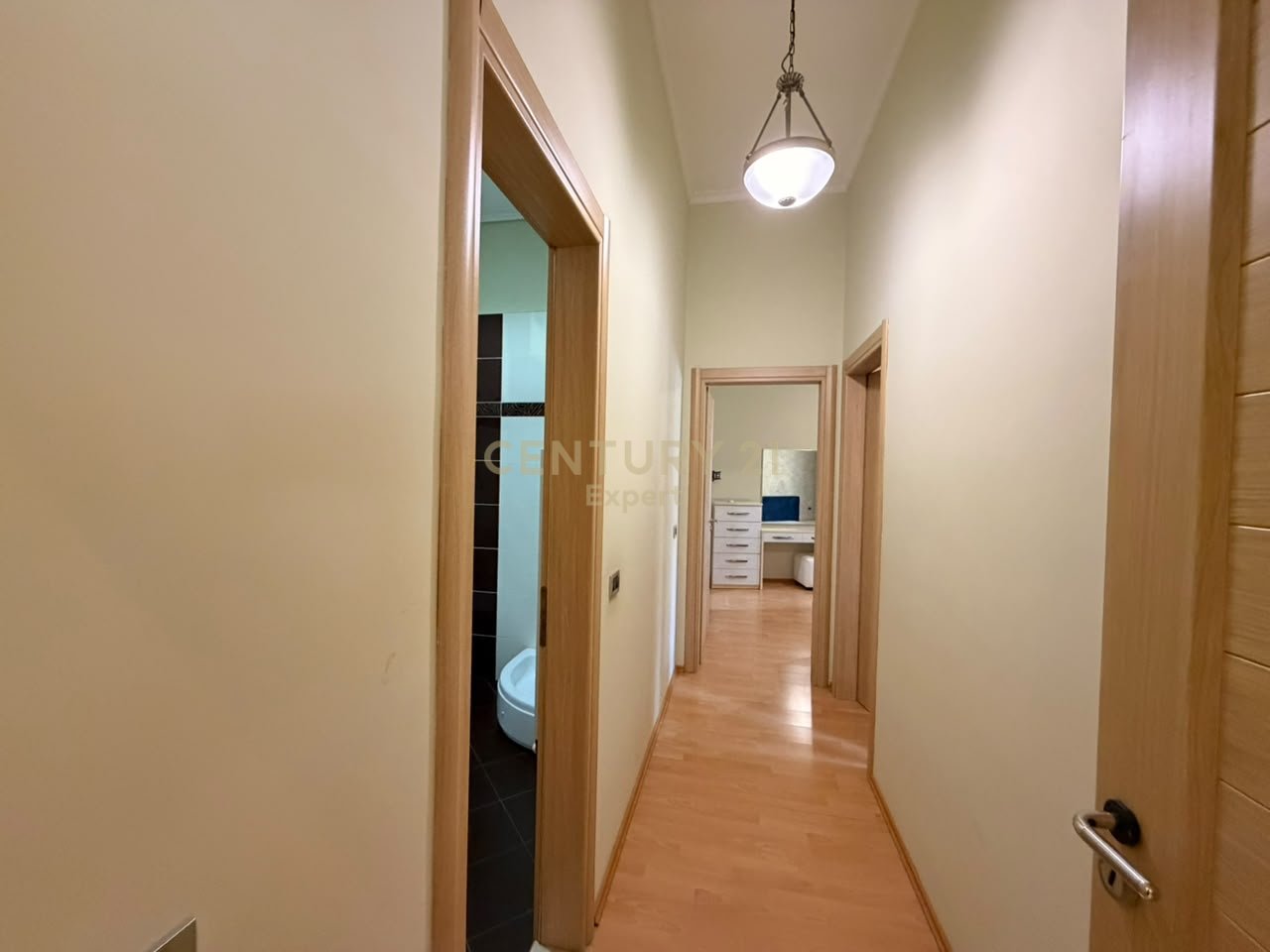 Jepet me qira Apartament 2+1 te Pazari i Ri