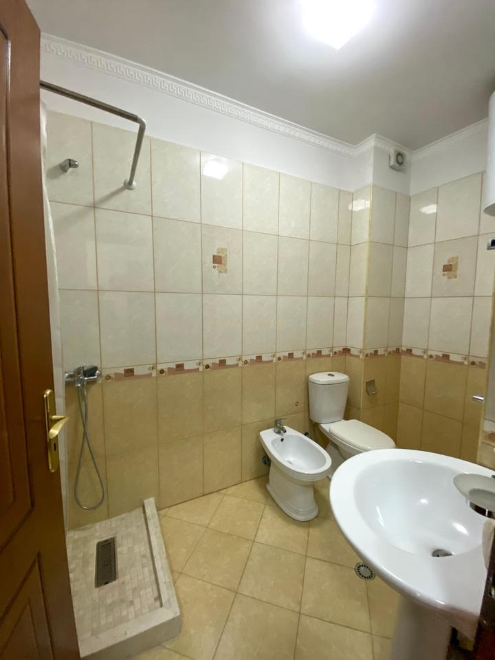 VENDESI APPARTAMENTO 3+1+2 – COMPLESSO RAFAELO, FRESK