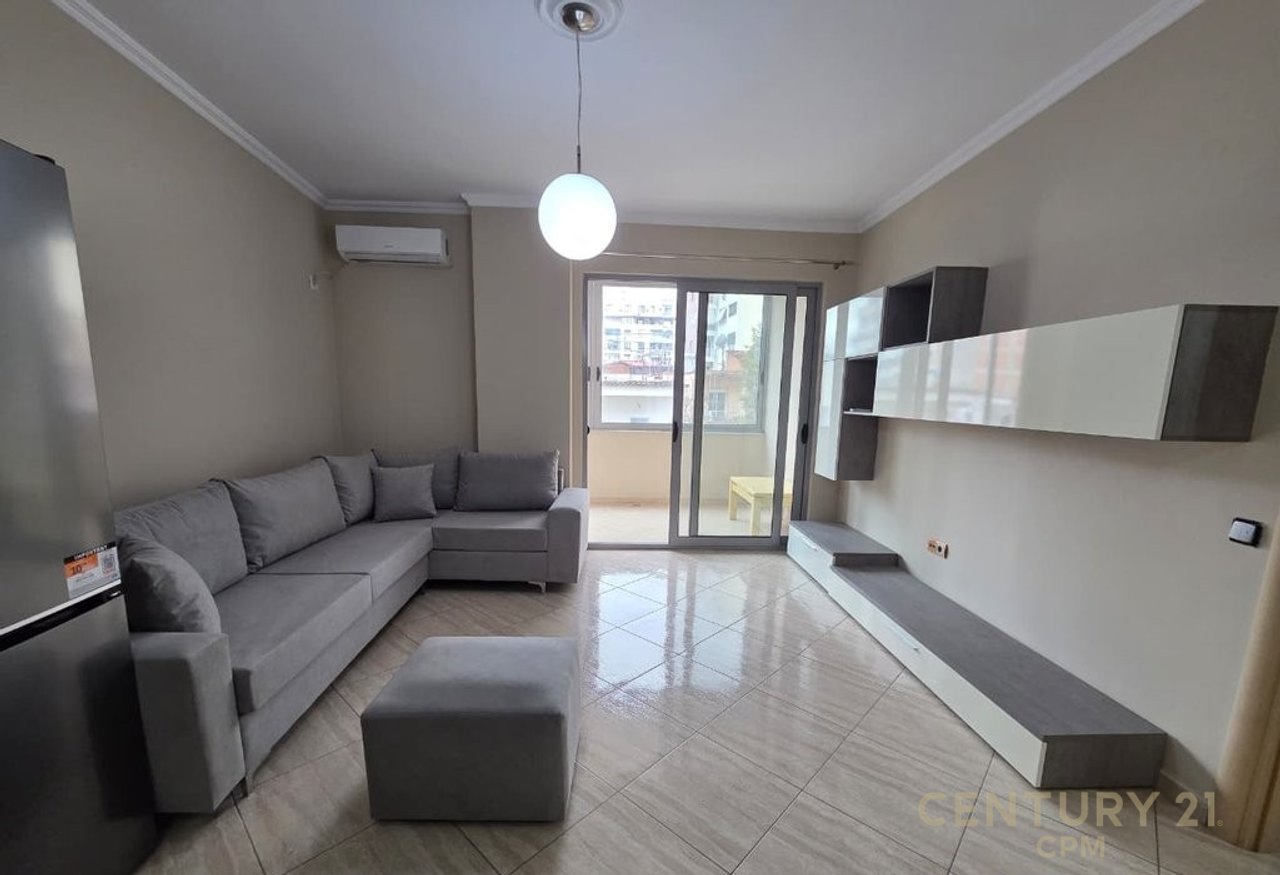 JEPET APARTAMENT 1+1 ME QERA NE MISTO MAME!

