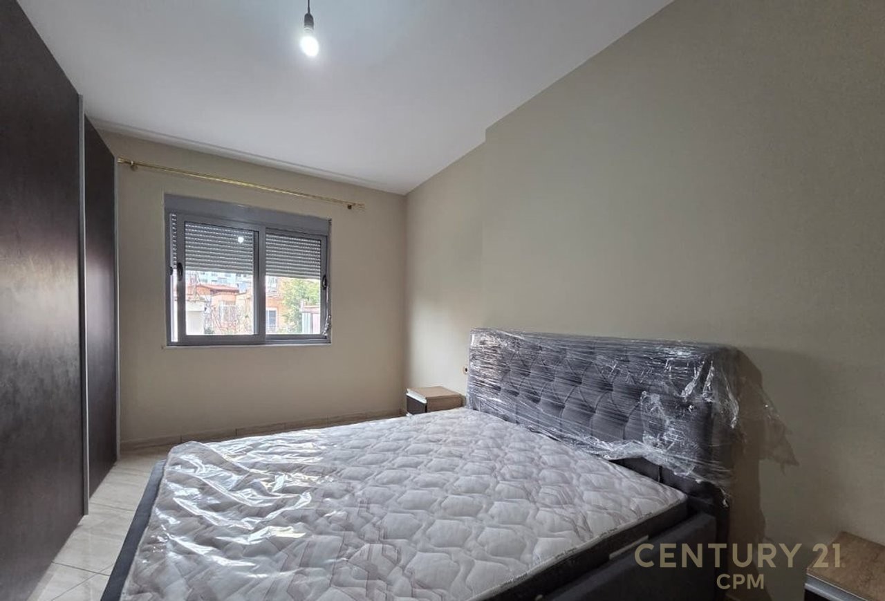 JEPET APARTAMENT 1+1 ME QERA NE MISTO MAME!
