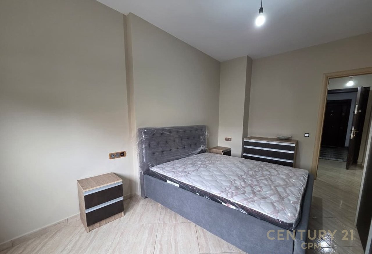 JEPET APARTAMENT 1+1 ME QERA NE MISTO MAME!
