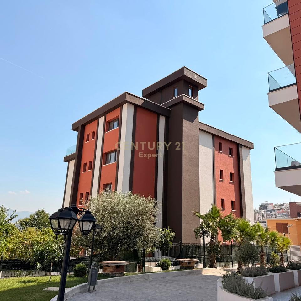 NDËRTESË MULTIFUNKSIONALE NË SHITJE – PRANË RESIDENCA KODRA E DIELLIT, TIRANË