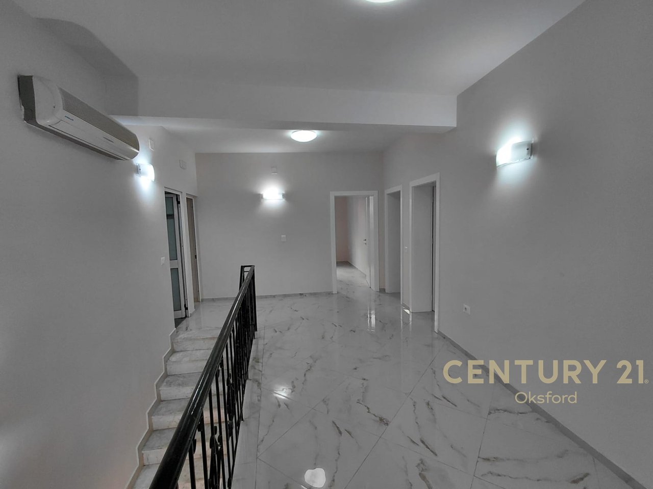 VILLA SU DUE PIANI IN AFFITTO – VIA ELBASANI
