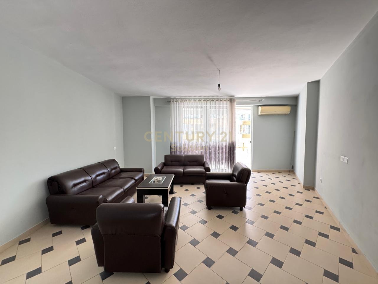 APARTAMENT 2+1 PER SHITJE , ASTIR