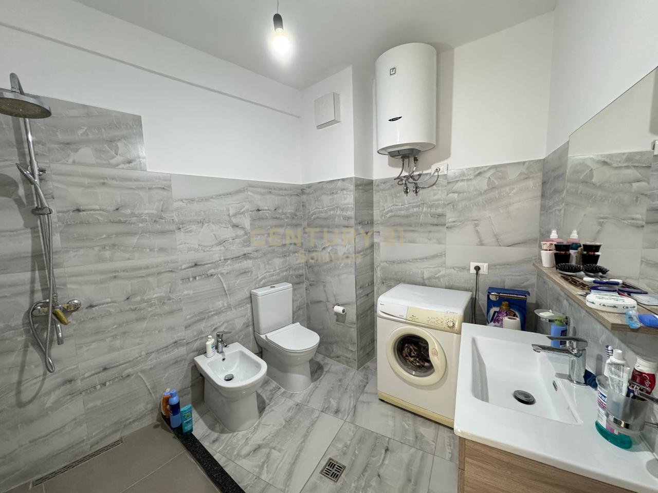 APARTAMENT 2+1 PER SHITJE , ASTIR